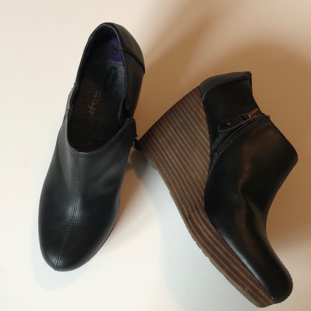 Stylish wedge bootie with extra lift.
